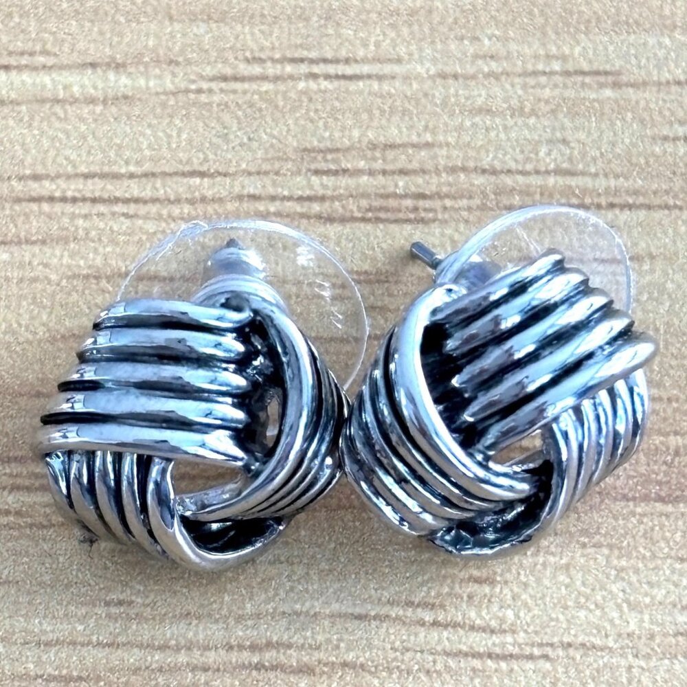 Silver-Tone Knotted Design Stud Earrings For Women Lightweight & Stylish 1 CM Di
